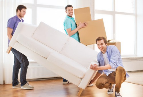 Home move loading and transport service